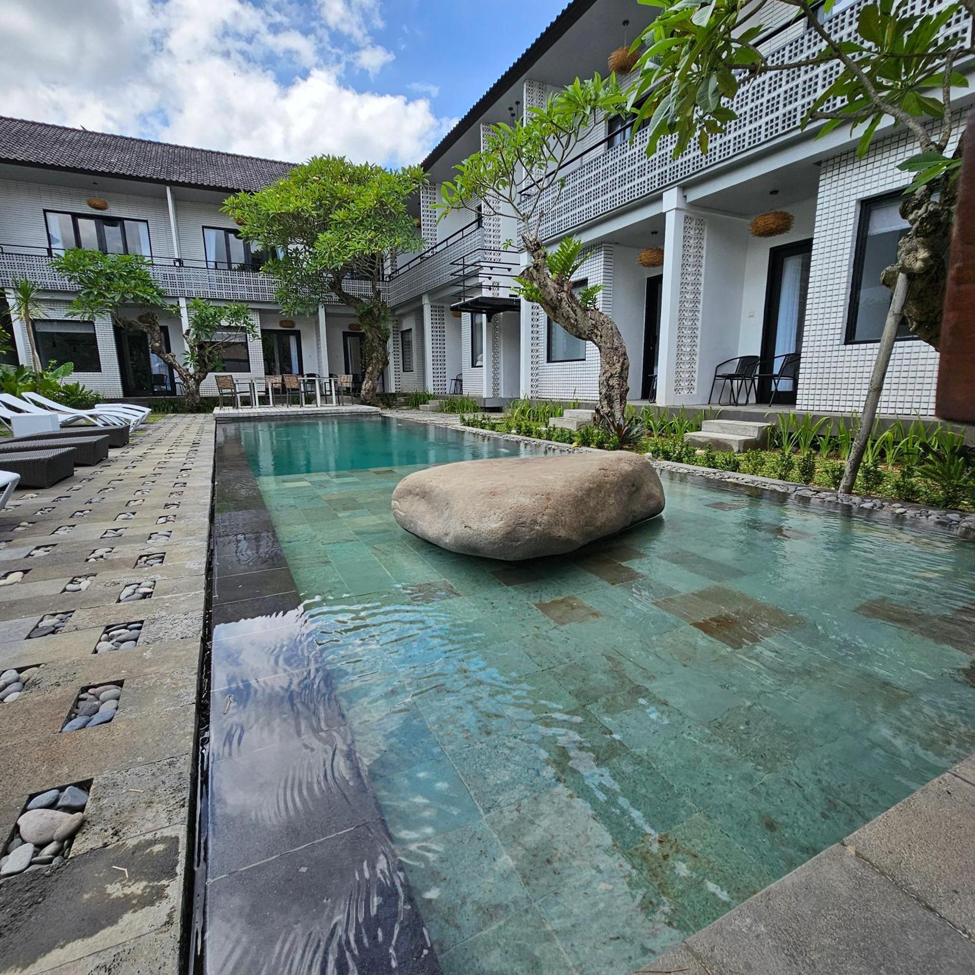 Chandi Hotel Ubud Exterior photo